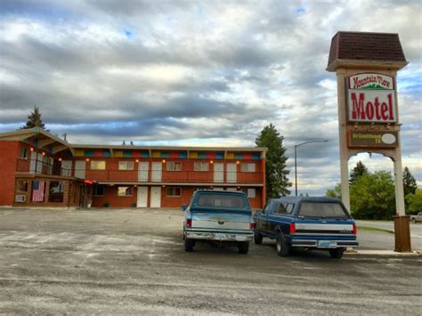 Motels in lewistown montana  Free soup is served every evening at the Lewistown